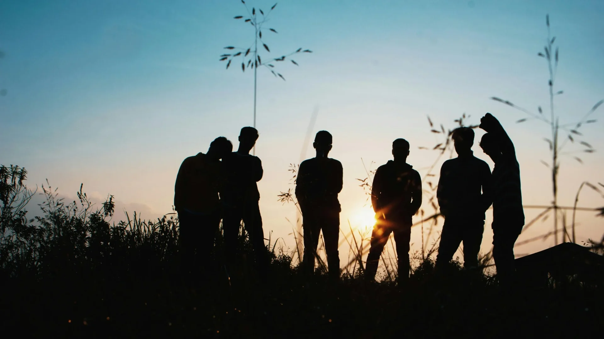 Group of friends scaled